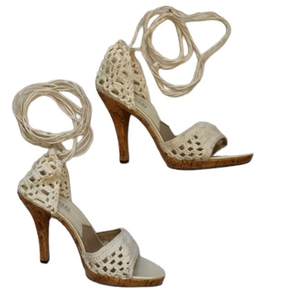 Micheal Kors size 10 Ivory
Crochet ankle wrap heels macrame